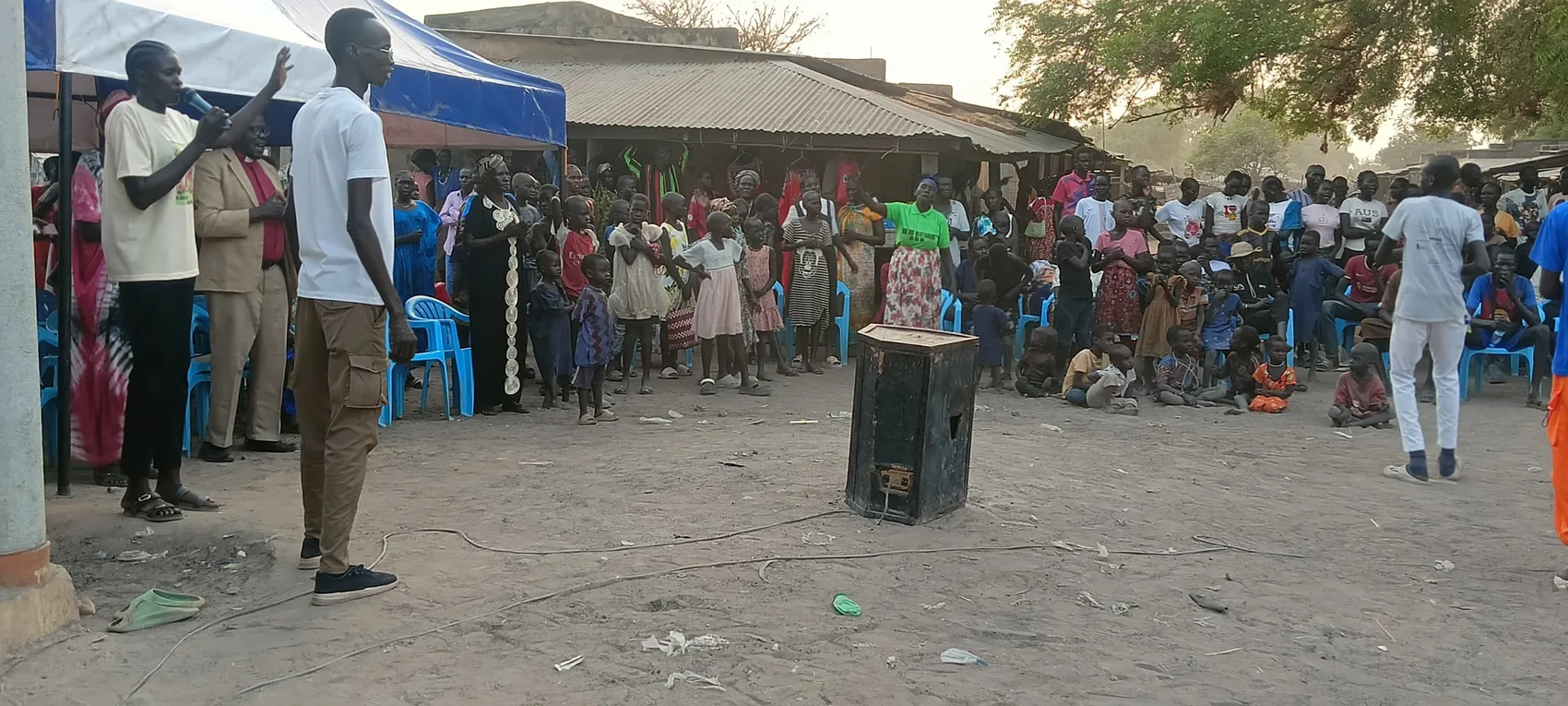 A Favor evangelism gathering
